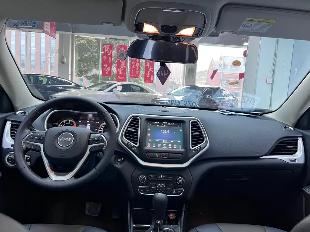 Jeep Chrysler Cherokee 2016 2.4L Limited Intelligent Edition 2017 - thumbnail 20
