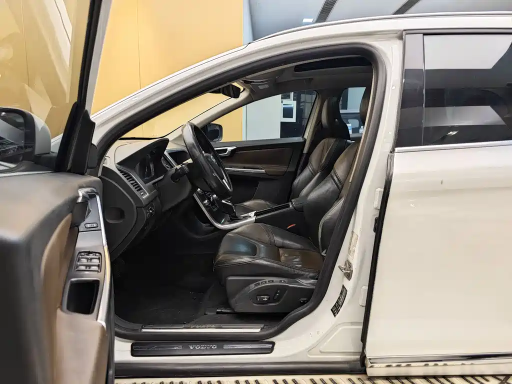 Volvo Volvo XC60 2015 T5 AWD Intelligent Edition 2014 - thumbnail 13