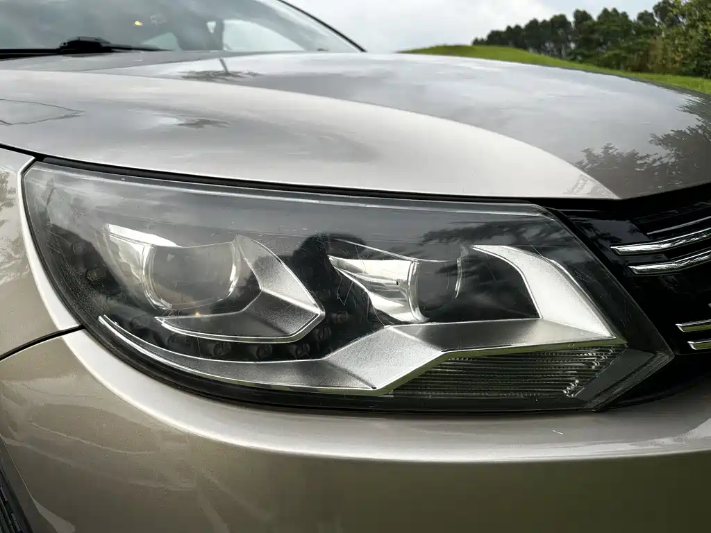Volkswagen Volkswagen Tiguan 2012 2.0TSI Comfortline 2015 - thumbnail 17