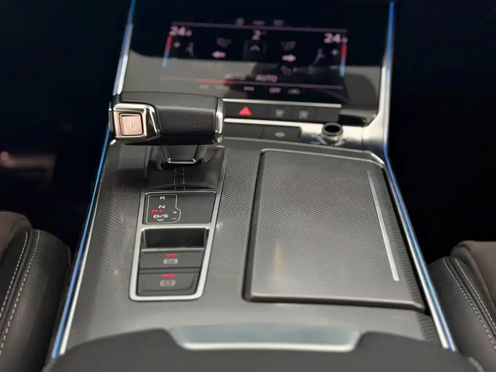 Audi Audi A6L 2021 40 TFSI Luxury Dynamic Model 2021 - thumbnail 10