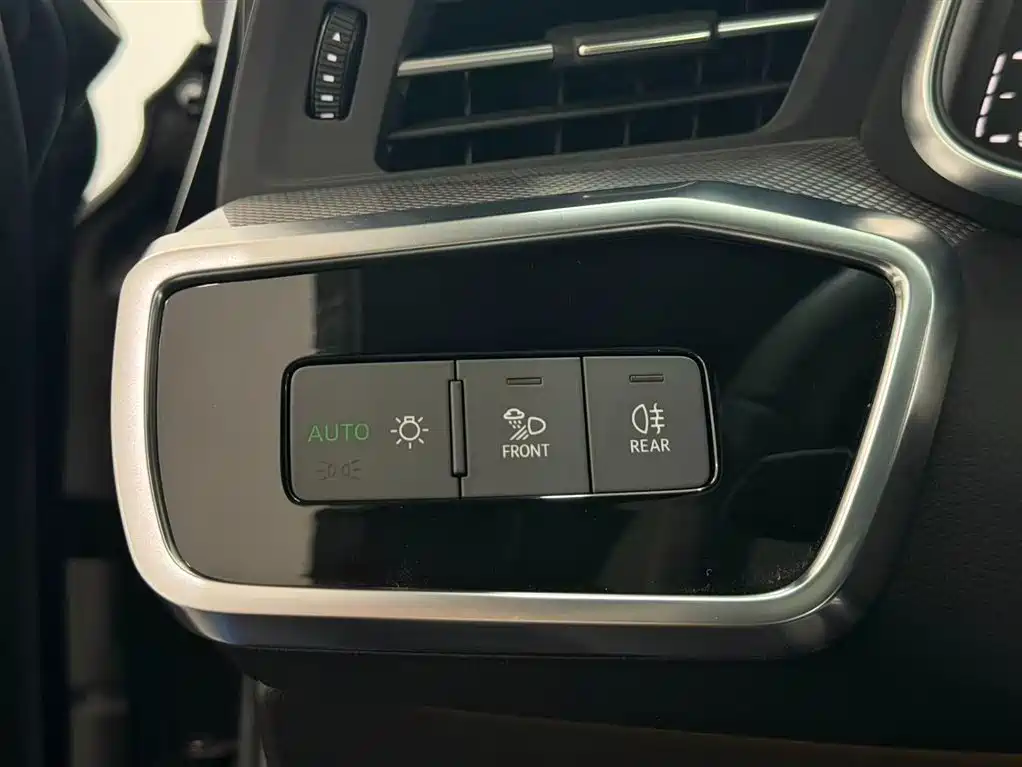 Audi Audi A6L 2021 40 TFSI Luxury Dynamic Model 2021 - thumbnail 18
