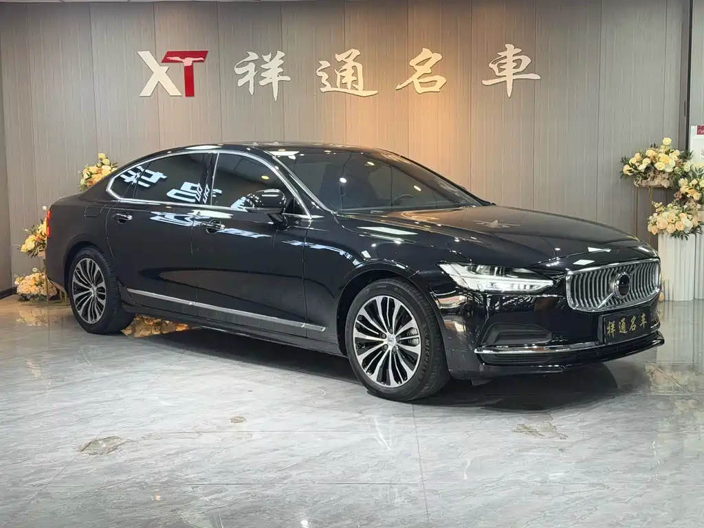 Volvo Volvo S90 2023 B5 Momentum Luxury Edition 2023 - thumbnail 3
