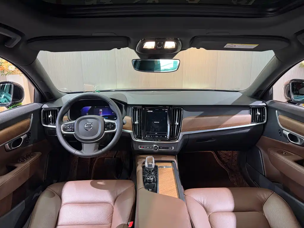 Volvo Volvo S90 2023 B5 Momentum Luxury Edition 2023 - thumbnail 6