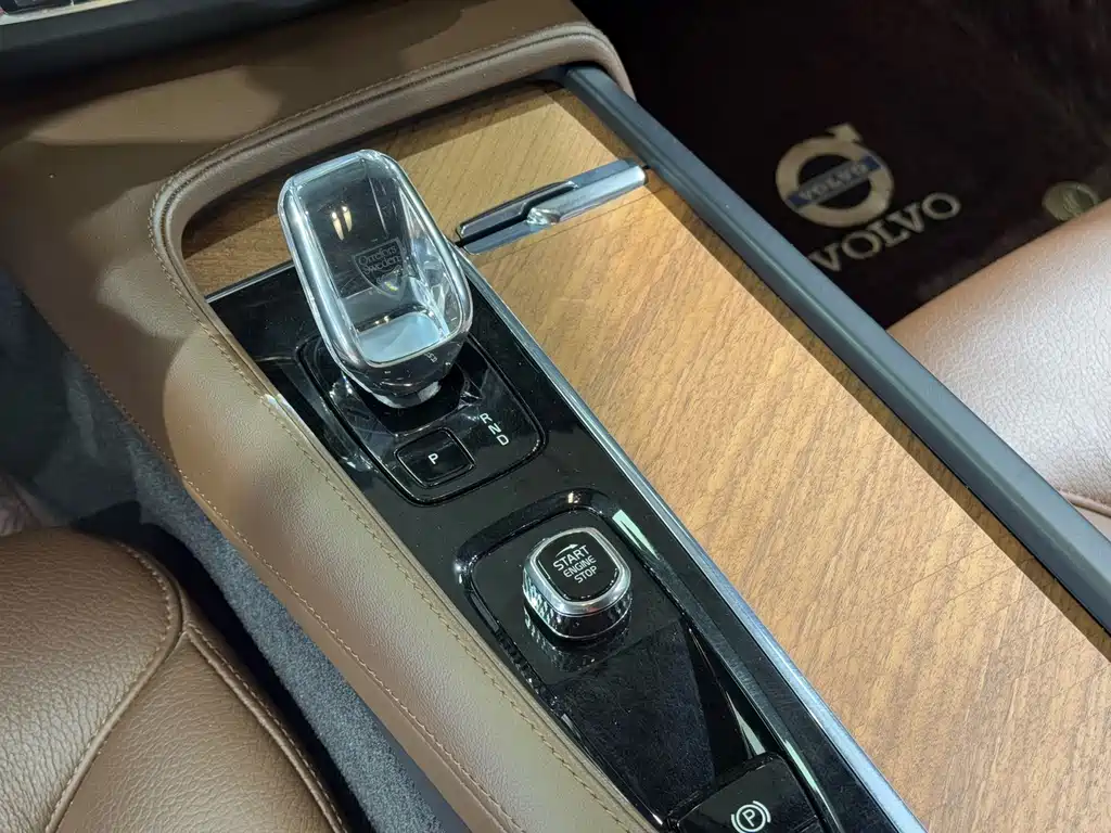 Volvo Volvo S90 2023 B5 Momentum Luxury Edition 2023 - thumbnail 8