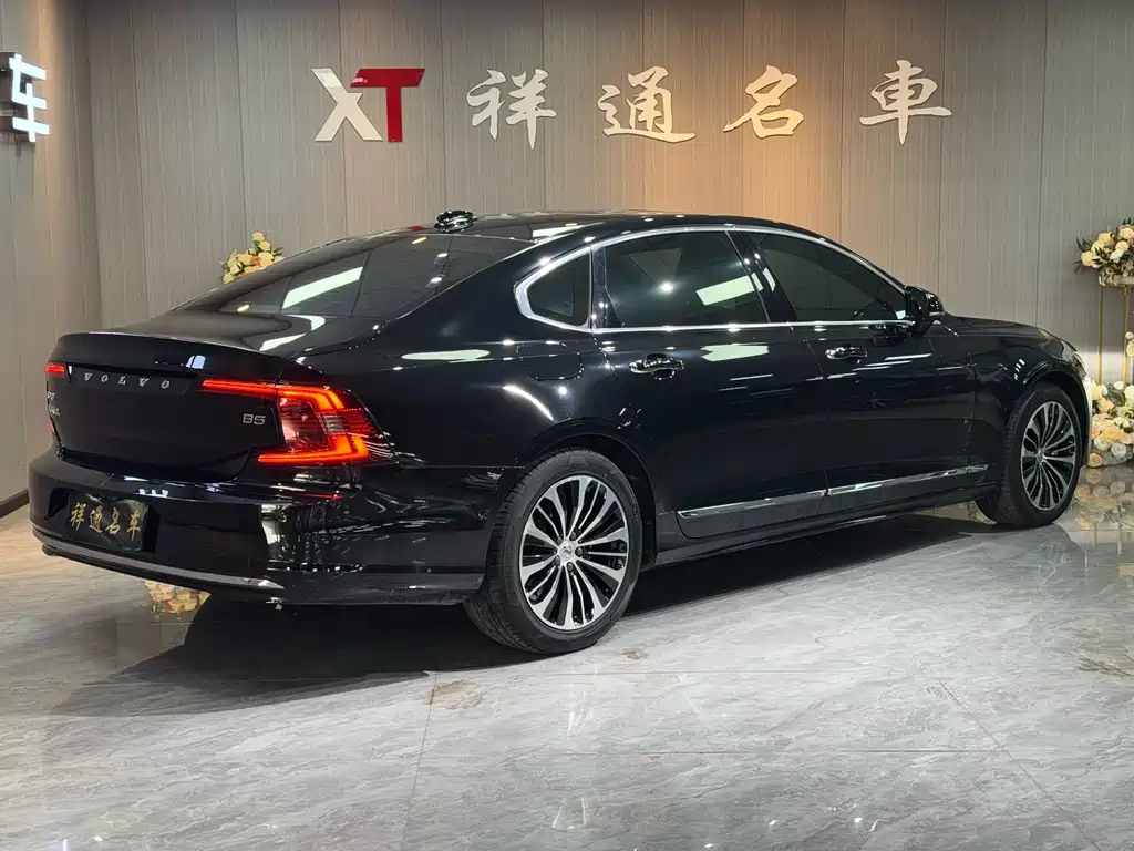 Volvo Volvo S90 2023 B5 Momentum Luxury Edition 2023 - thumbnail 22