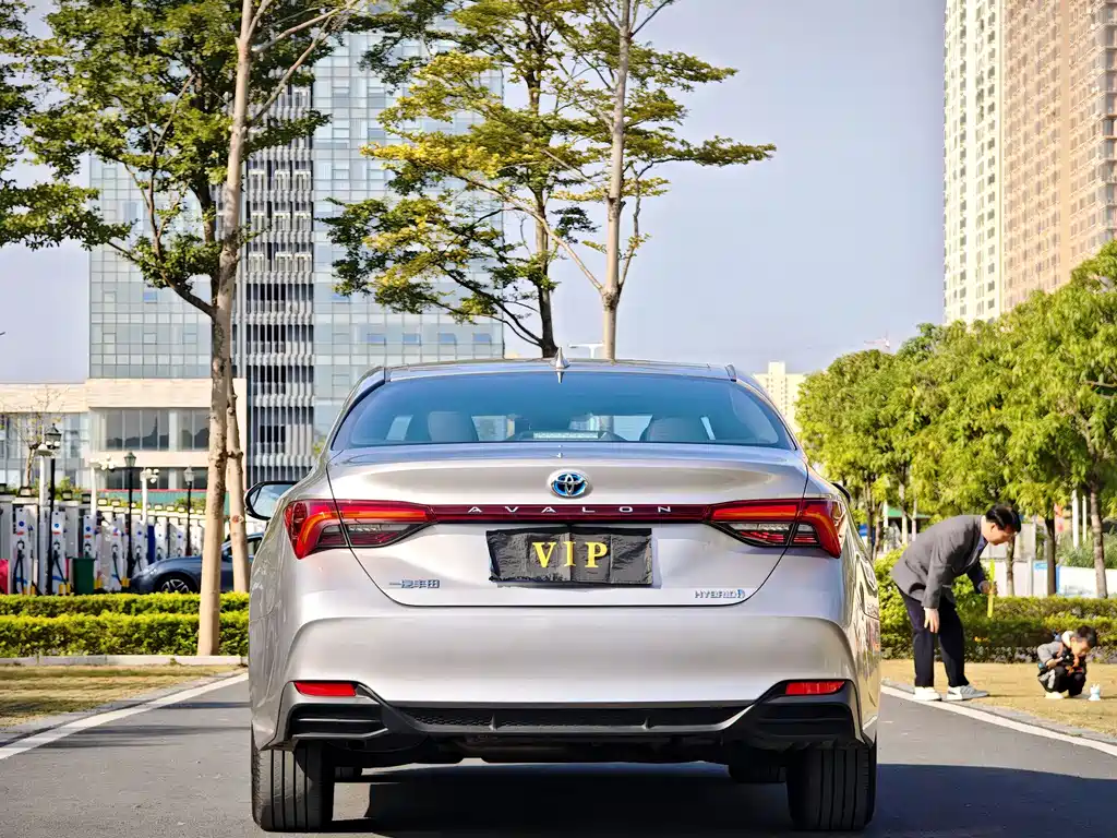 Toyota Toyota Avalon 2023 Hybrid 2.5L Luxury Edition 2024 - thumbnail 5