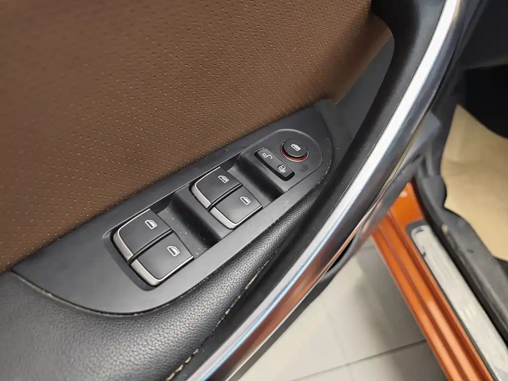 BYD BYD Song 2017 Model Gai Shi Upgrade Edition 1.5TID Automatic Elite Type 2018 - thumbnail 9