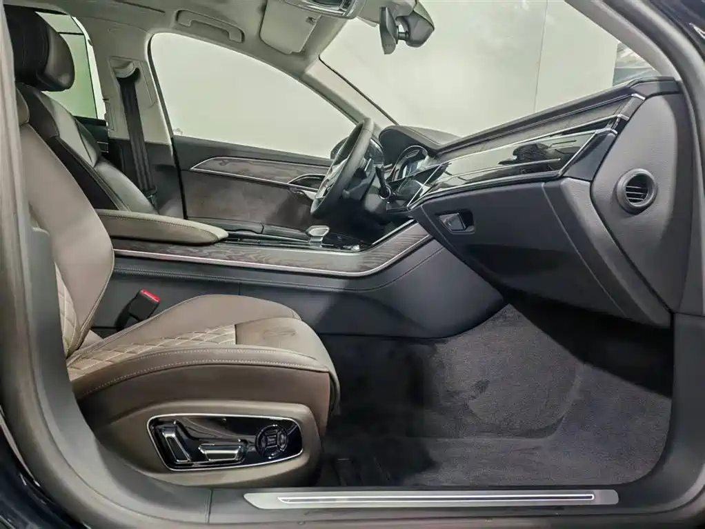 Audi Audi A8 2025 A8L 50 TFSI quattro Premium Selection 2026 - thumbnail 7