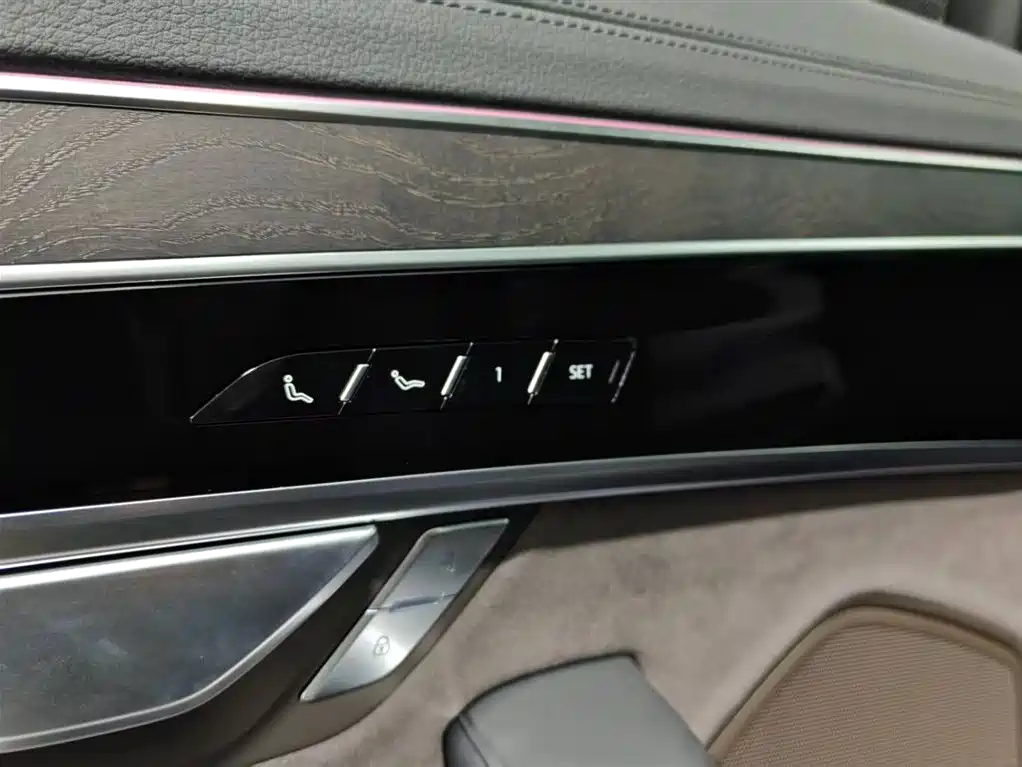 Audi Audi A8 2025 A8L 50 TFSI quattro Premium Selection 2026 - thumbnail 13