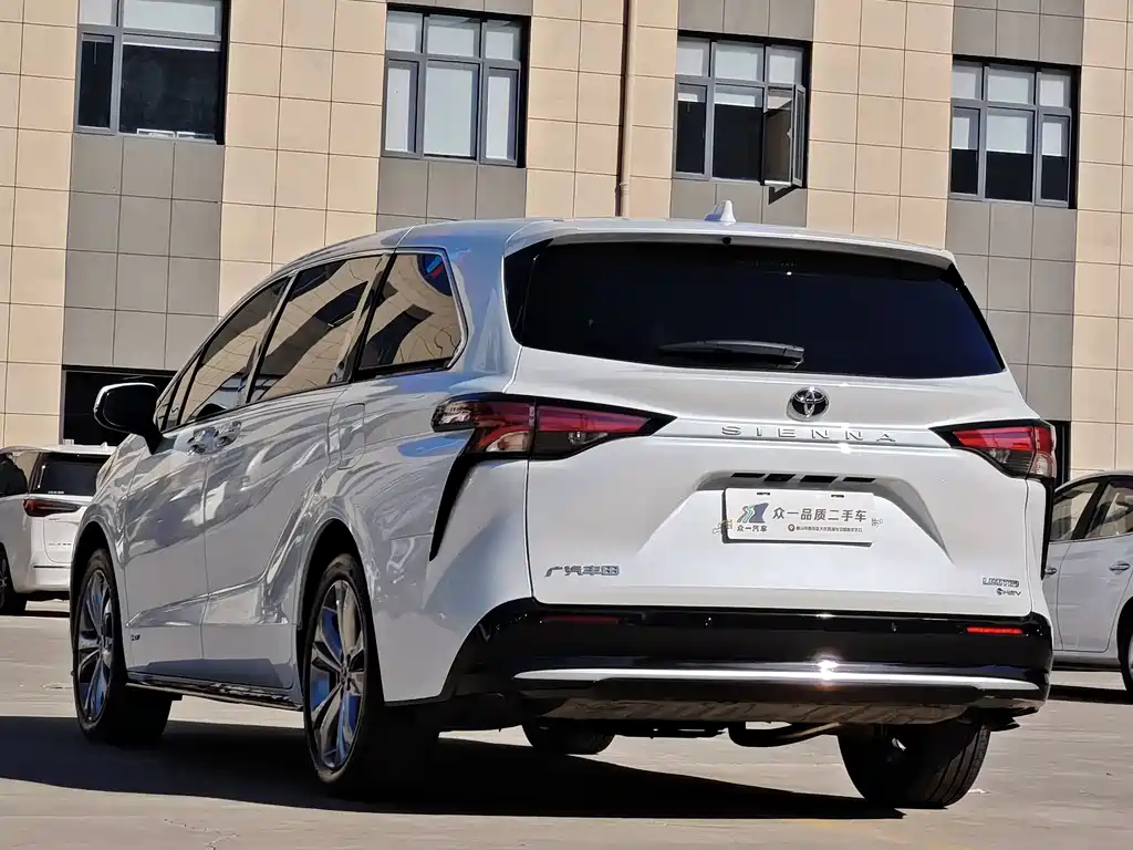 Toyota Toyota Sienna 2024 2.5L Hybrid Premium Edition 2025 - thumbnail 5