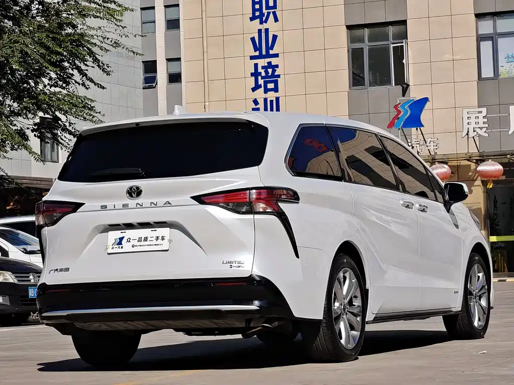 Toyota Toyota Sienna 2024 2.5L Hybrid Premium Edition 2025 - thumbnail 7