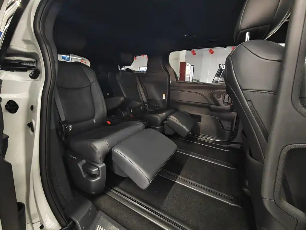 Toyota Toyota Sienna 2024 2.5L Hybrid Premium Edition 2025 - thumbnail 15