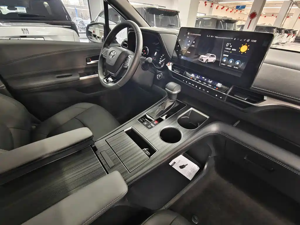 Toyota Toyota Sienna 2024 2.5L Hybrid Premium Edition 2025 - thumbnail 16