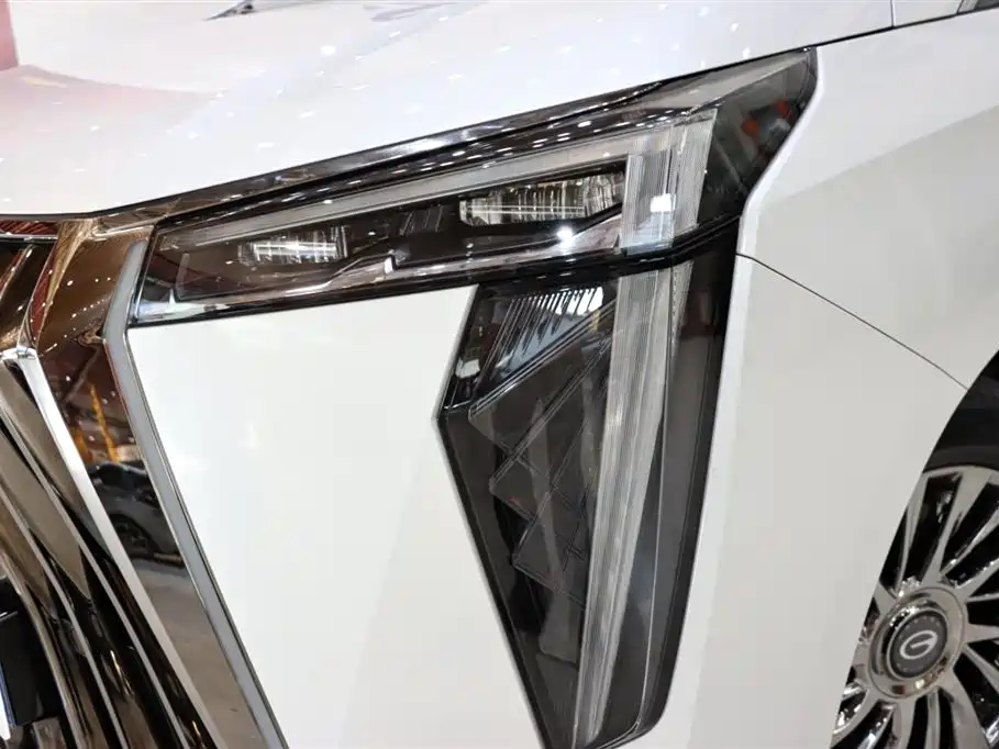 GAC Trumpchi GAC Trumpchi M8 2023 Master Series Hybrid Imperial Edition 2023 - thumbnail 7