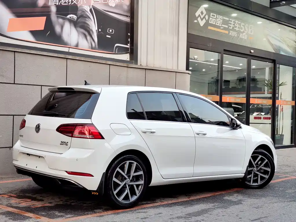 Volkswagen Golf 2020 Love Edition 280TSI DSG Comfort Model 2020 - thumbnail 8