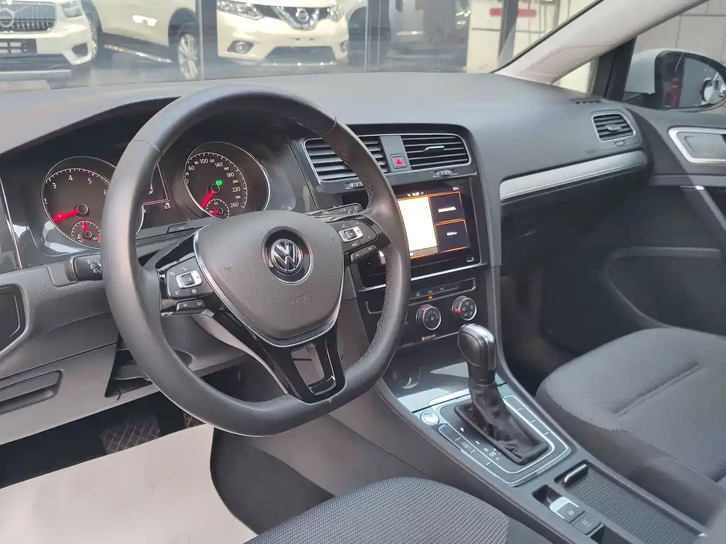 Volkswagen Golf 2020 Love Edition 280TSI DSG Comfort Model 2020 - thumbnail 10