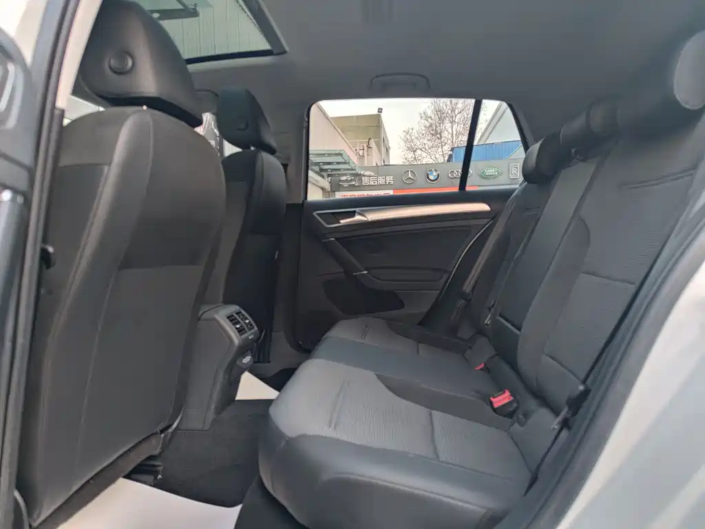 Volkswagen Golf 2020 Love Edition 280TSI DSG Comfort Model 2020 - thumbnail 12
