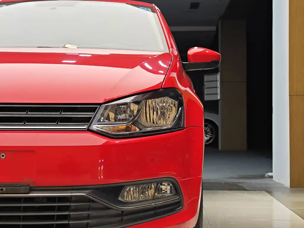 Volkswagen Volkswagen Polo 2018 1.5L Automatic Comfort Model 2019 - thumbnail 2