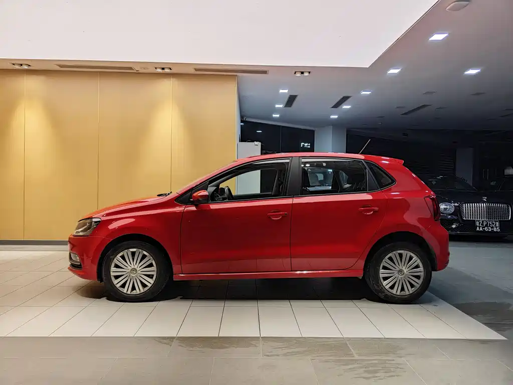 Volkswagen Volkswagen Polo 2018 1.5L Automatic Comfort Model 2019 - thumbnail 6