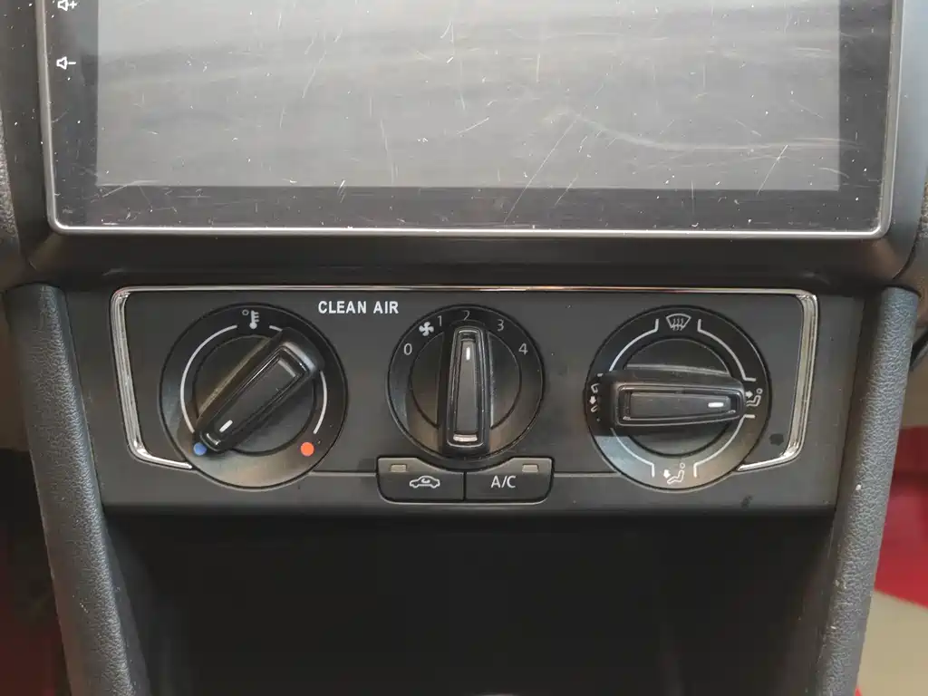 Volkswagen Volkswagen Polo 2018 1.5L Automatic Comfort Model 2019 - thumbnail 16