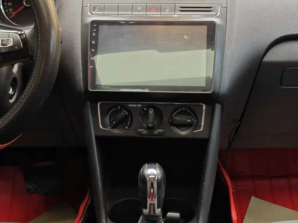 Volkswagen Volkswagen Polo 2018 1.5L Automatic Comfort Model 2019 - thumbnail 18