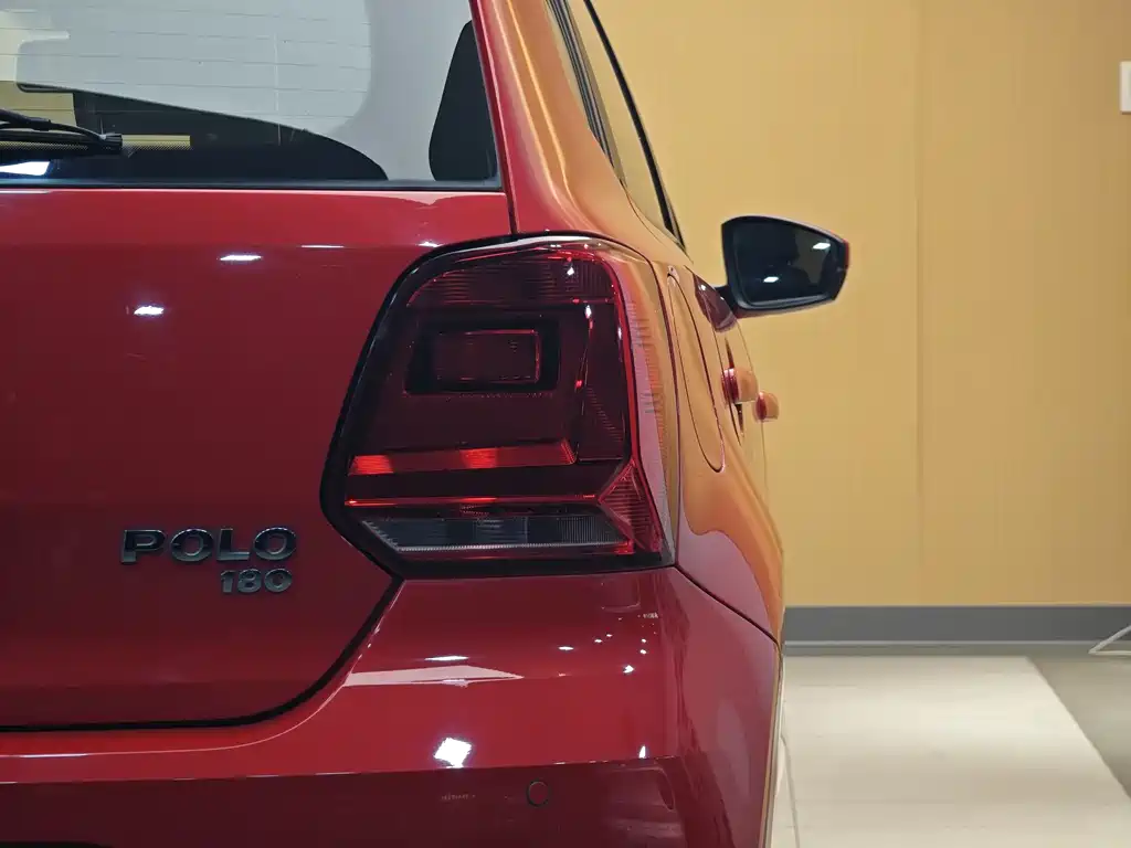 Volkswagen Volkswagen Polo 2018 1.5L Automatic Comfort Model 2019 - thumbnail 24