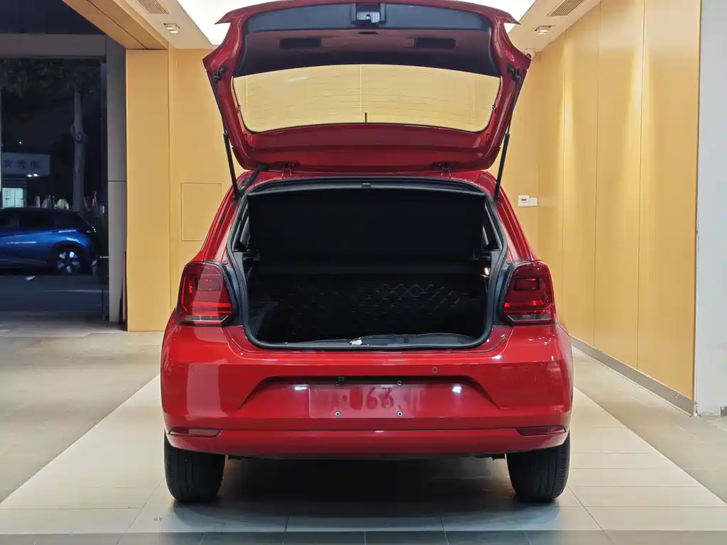Volkswagen Volkswagen Polo 2018 1.5L Automatic Comfort Model 2019 - thumbnail 25