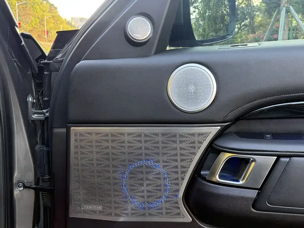 Land Rover Discovery 2017 3.0 SC V6 SE 2018 - thumbnail 12