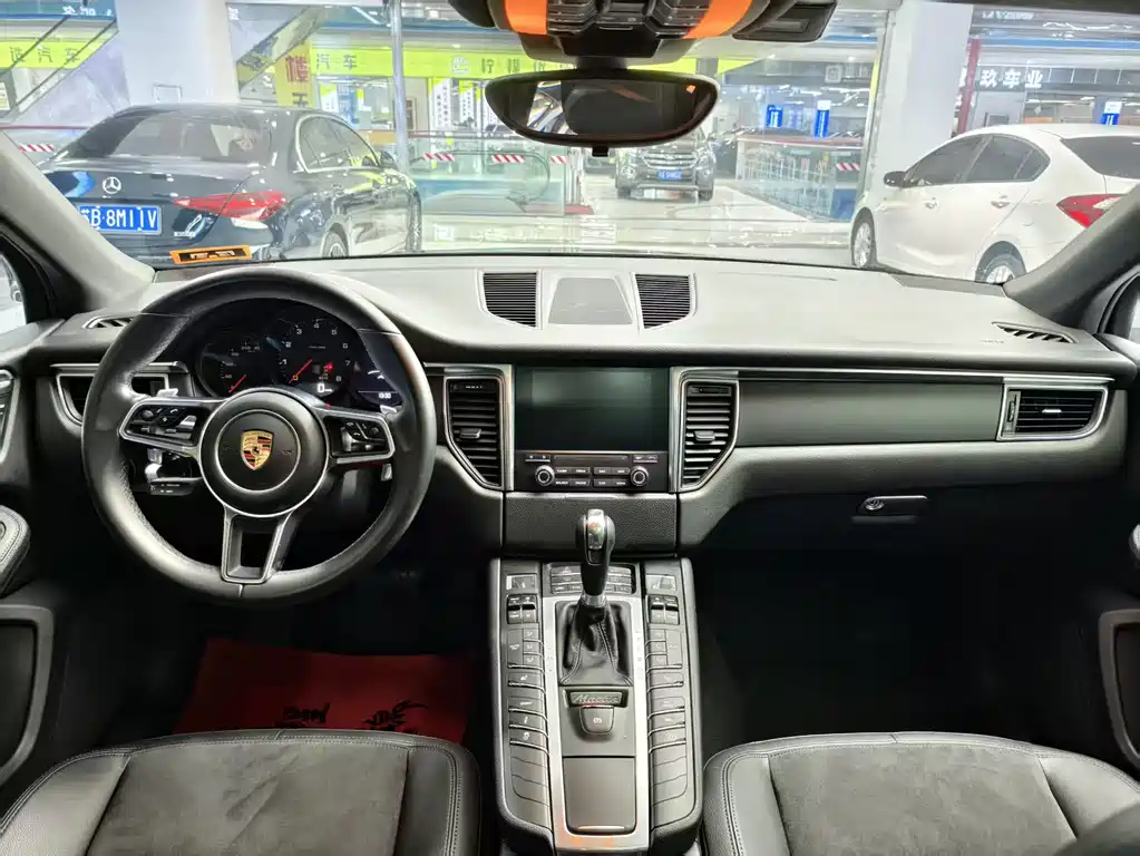 Porsche Porsche Macan 2017 Macan 2.0T 2018 - thumbnail 8