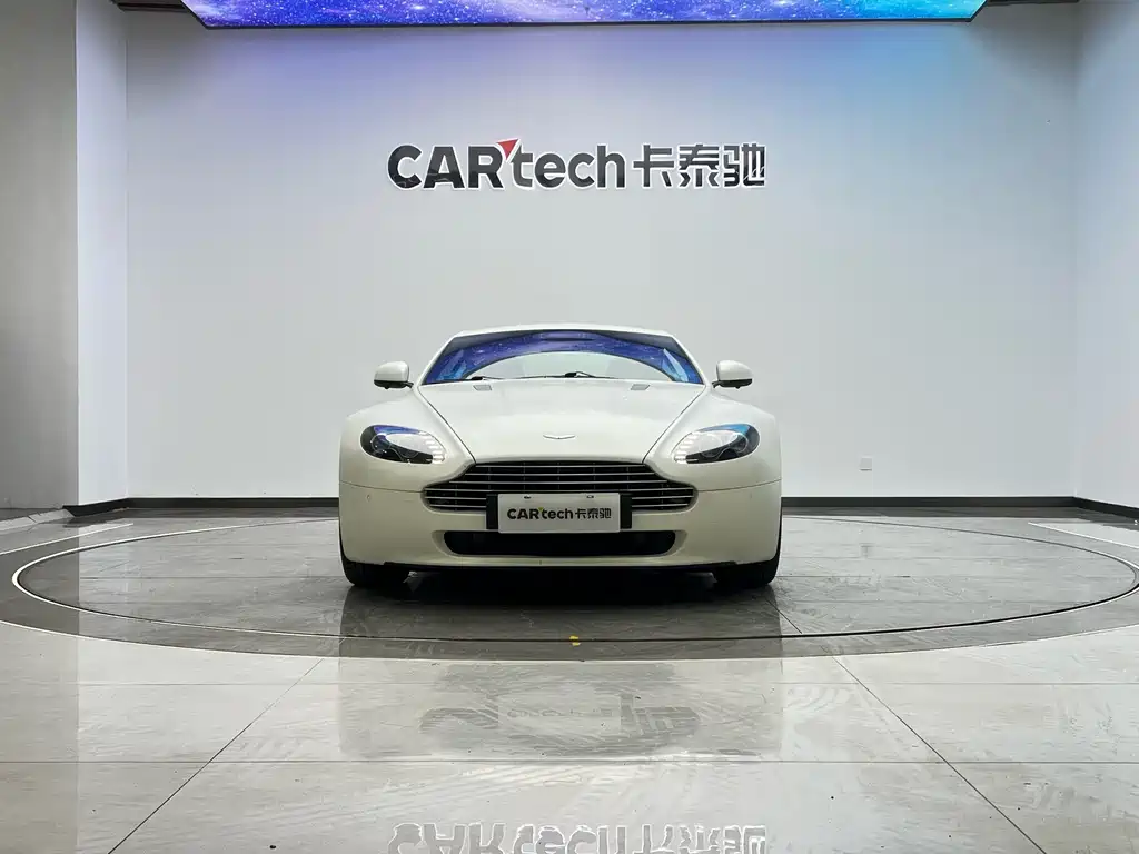 Aston Martin Aston Martin V8 Vantage 2011 4.7L Sportshift Coupe 2012 - thumbnail 2
