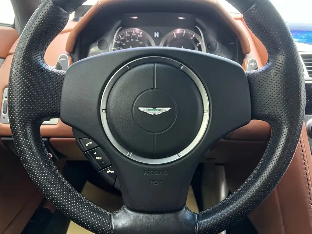 Aston Martin Aston Martin V8 Vantage 2011 4.7L Sportshift Coupe 2012 - thumbnail 11