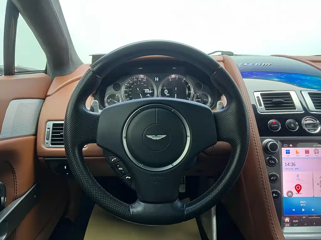 Aston Martin Aston Martin V8 Vantage 2011 4.7L Sportshift Coupe 2012 - thumbnail 12