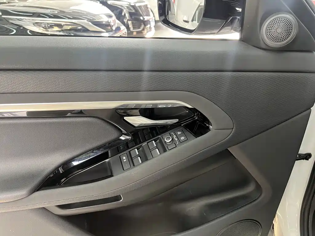 Land Rover Range Rover Evoque 2021 Model Year Evoque L 200PS R-Dynamic Standard Elite Edition 2022 - thumbnail 5