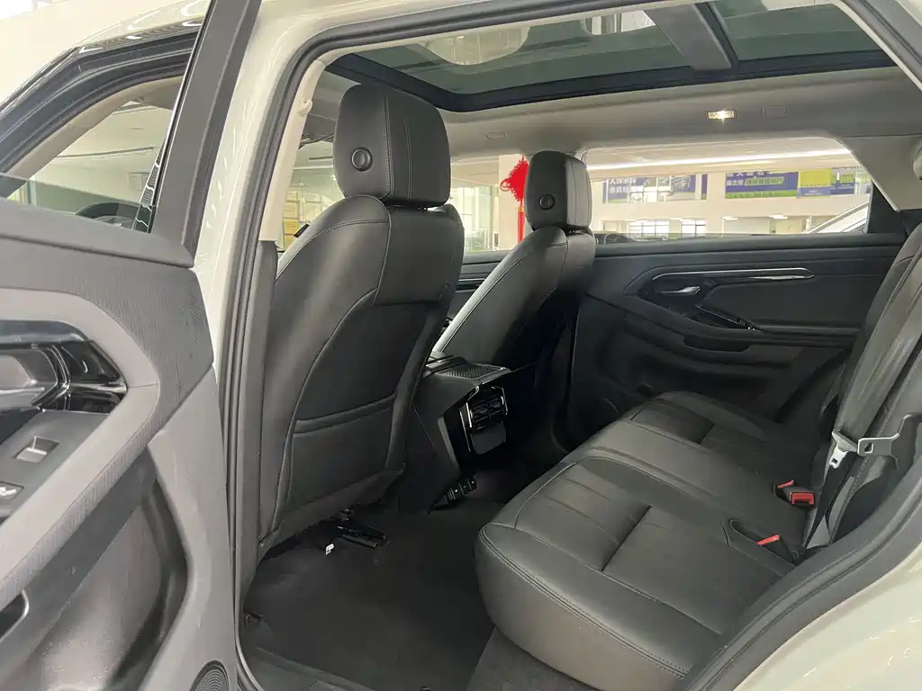 Land Rover Range Rover Evoque 2021 Model Year Evoque L 200PS R-Dynamic Standard Elite Edition 2022 - thumbnail 8