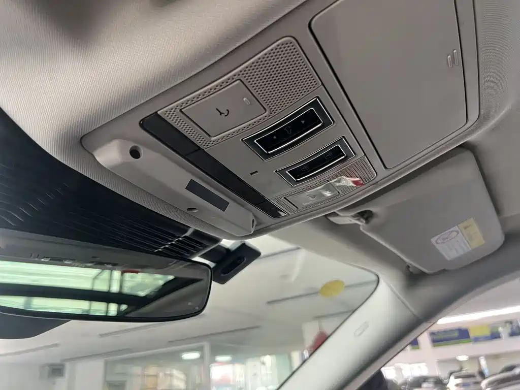 Land Rover Range Rover Evoque 2021 Model Year Evoque L 200PS R-Dynamic Standard Elite Edition 2022 - thumbnail 22