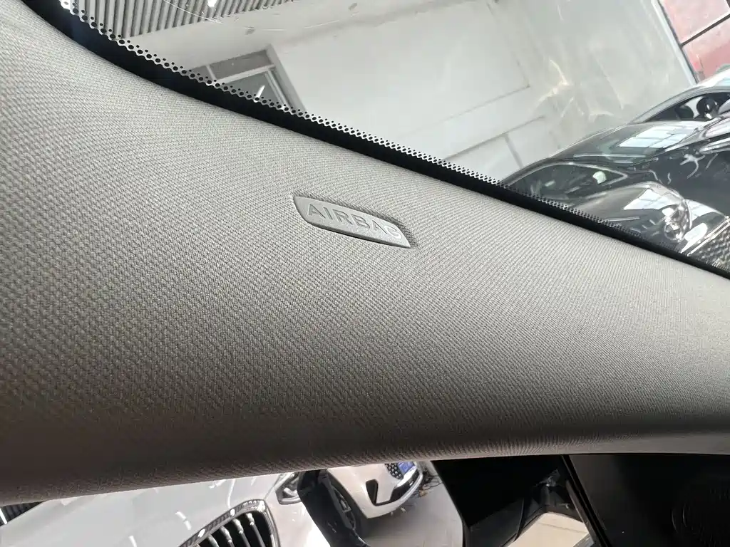 Land Rover Range Rover Evoque 2021 Model Year Evoque L 200PS R-Dynamic Standard Elite Edition 2022 - thumbnail 23