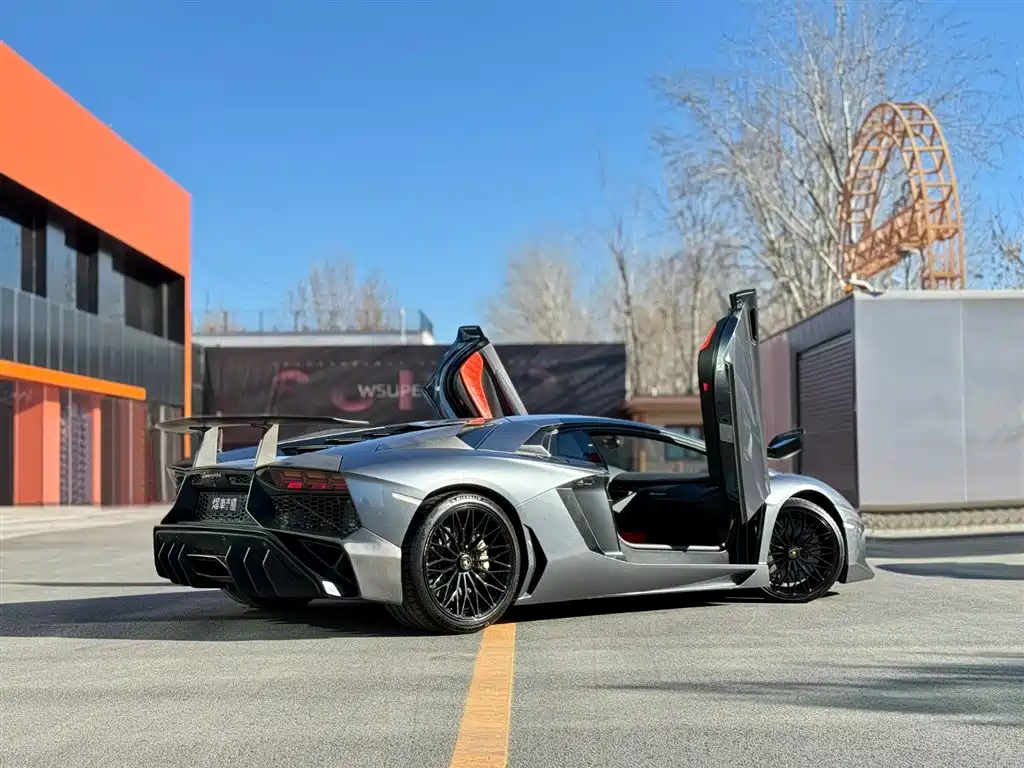 Lamborghini Lamborghini Aventador LP 700-4 2016 - thumbnail 3