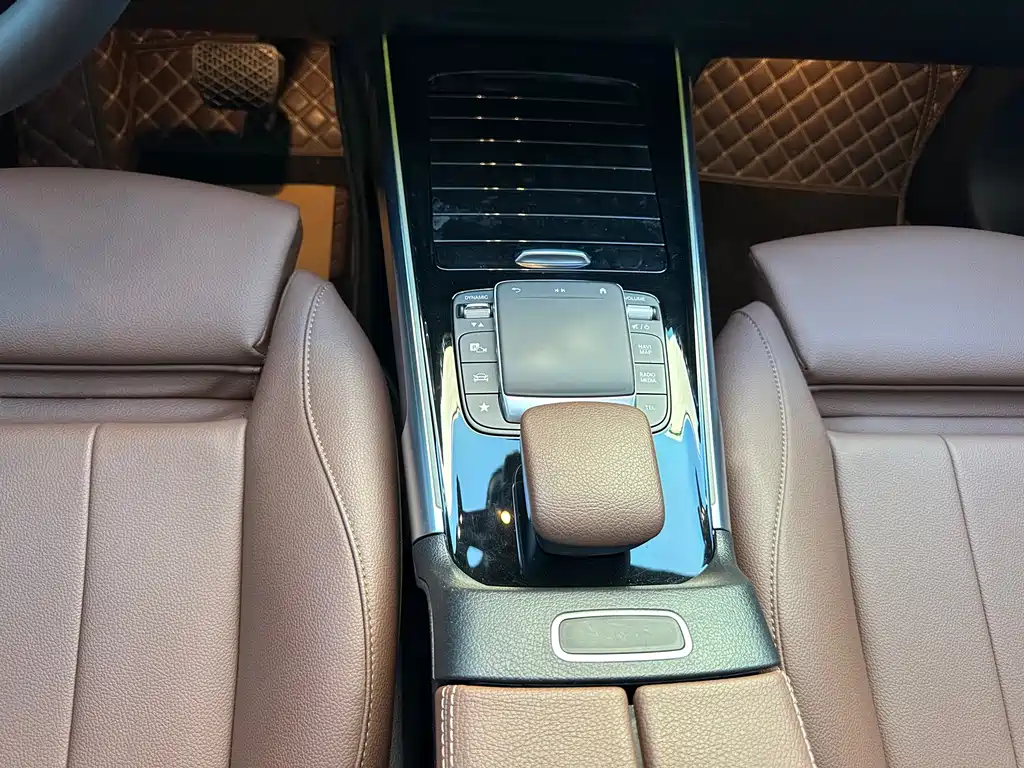 Mercedes-Benz Mercedes-Benz GLB 2021 GLB 200 Style 2021 - thumbnail 14
