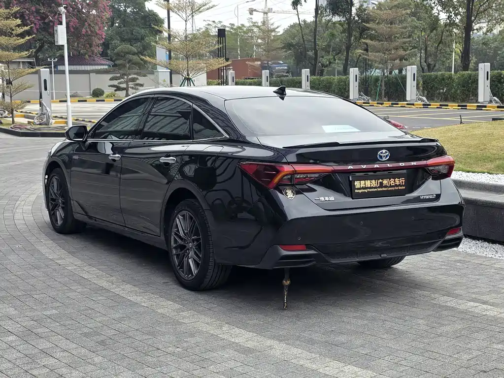 Toyota Toyota Avalon 2022 Hybrid 2.5L Luxury Edition 2022 - thumbnail 5