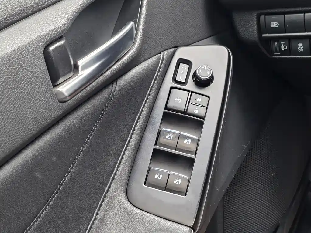 Toyota Toyota Avalon 2022 Hybrid 2.5L Luxury Edition 2022 - thumbnail 16