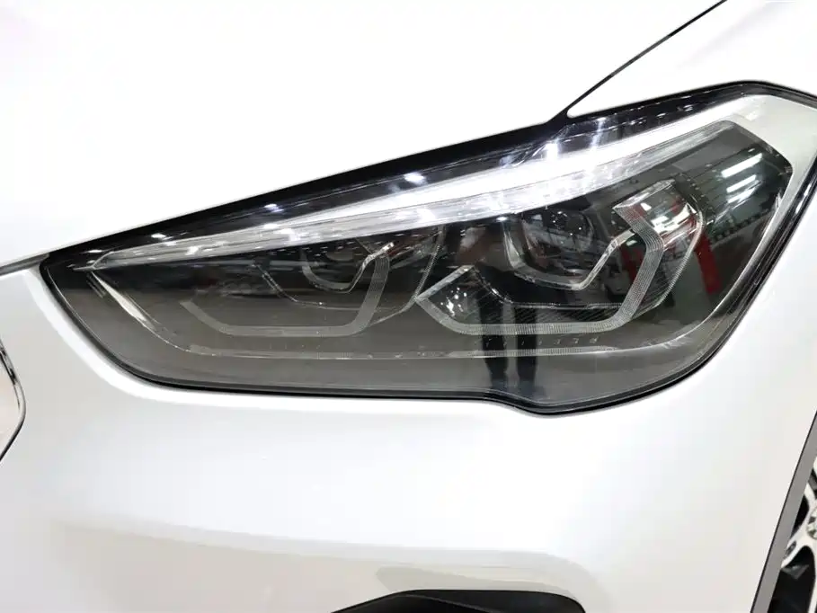 BMW BMW X1 2021 sDrive25Li Leading Edition 2021 - thumbnail 7