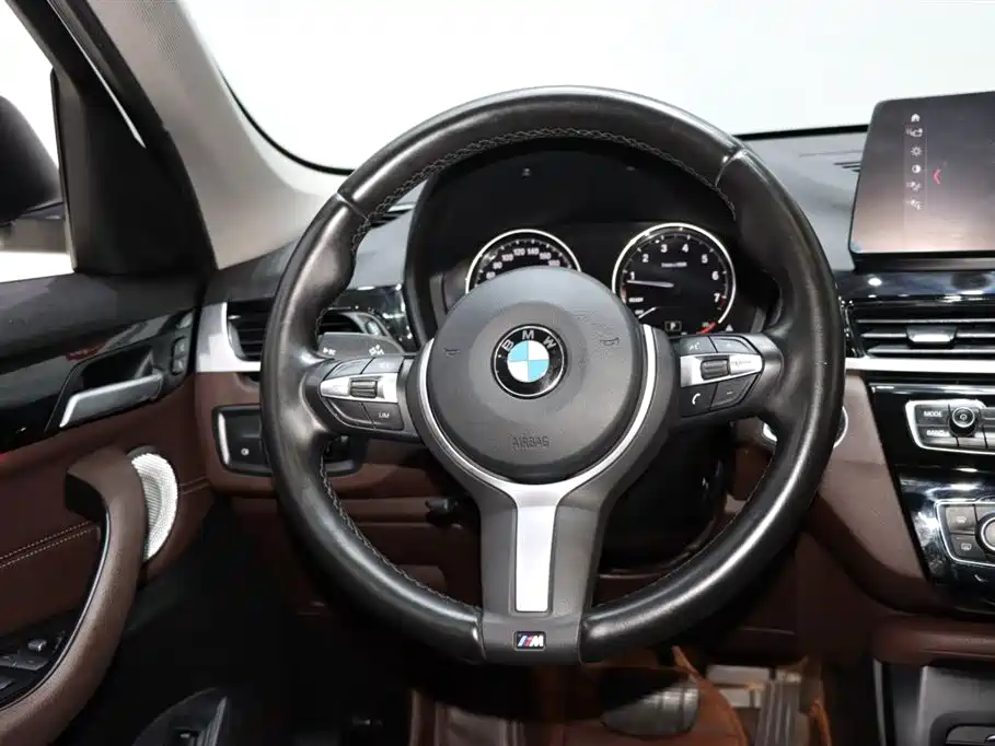 BMW BMW X1 2021 sDrive25Li Leading Edition 2021 - thumbnail 13