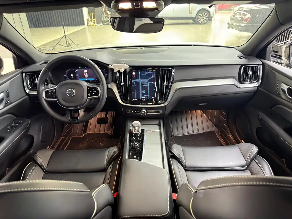 Volvo Volvo S60 2023 B4 Sport Momentum 2023 - thumbnail 10