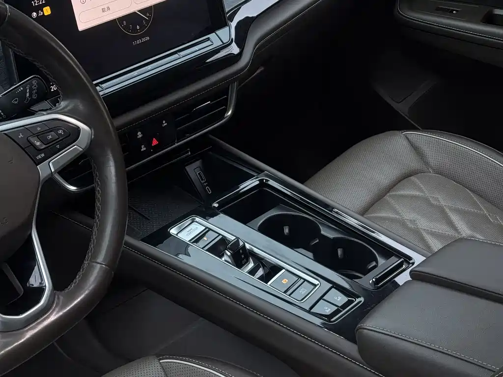 Volkswagen Viloran 2022 380TSI Premium Edition 2022 - thumbnail 4
