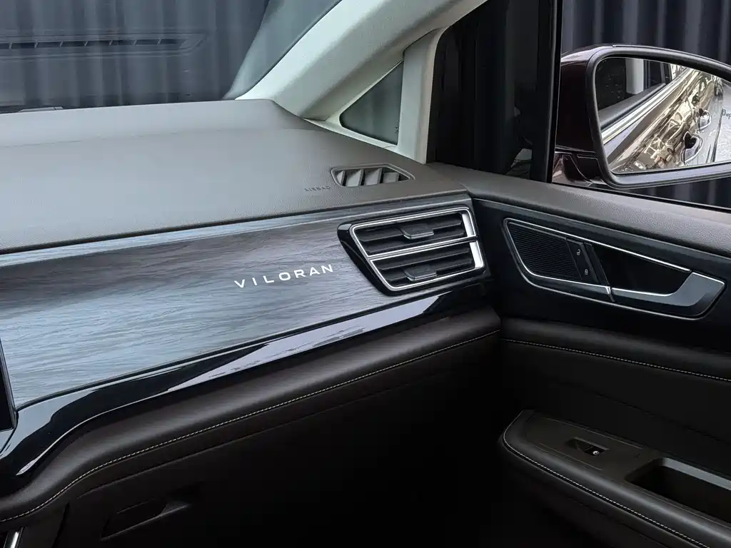 Volkswagen Viloran 2022 380TSI Premium Edition 2022 - thumbnail 5
