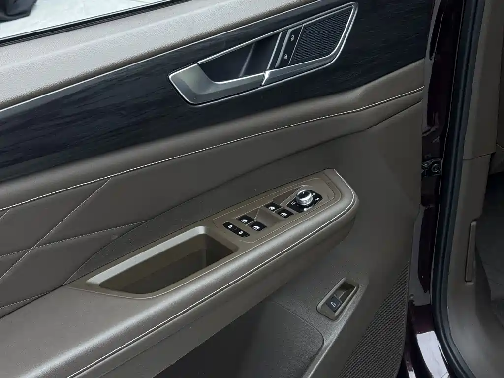 Volkswagen Viloran 2022 380TSI Premium Edition 2022 - thumbnail 6