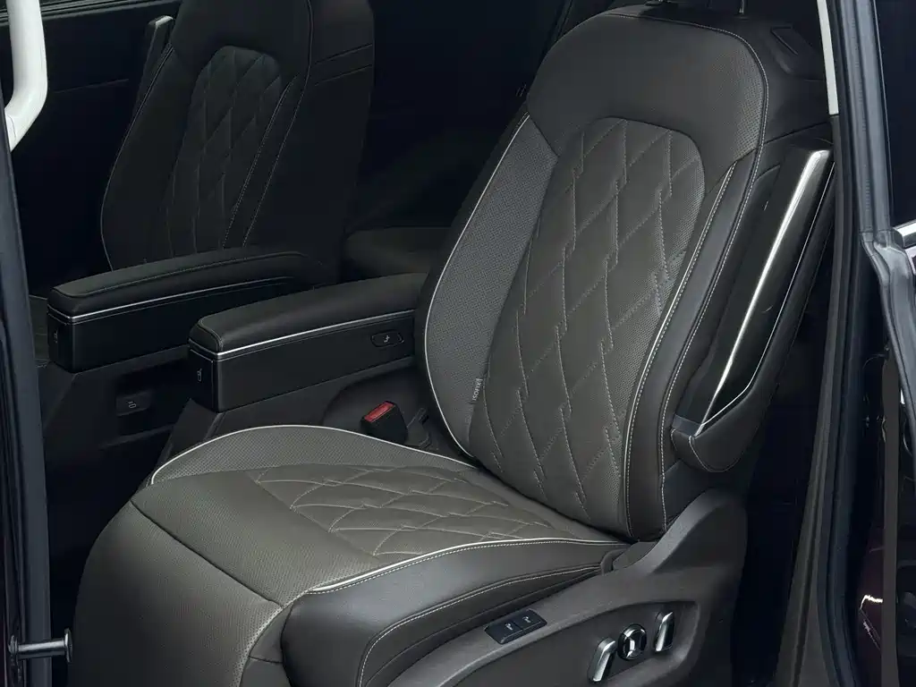 Volkswagen Viloran 2022 380TSI Premium Edition 2022 - thumbnail 12