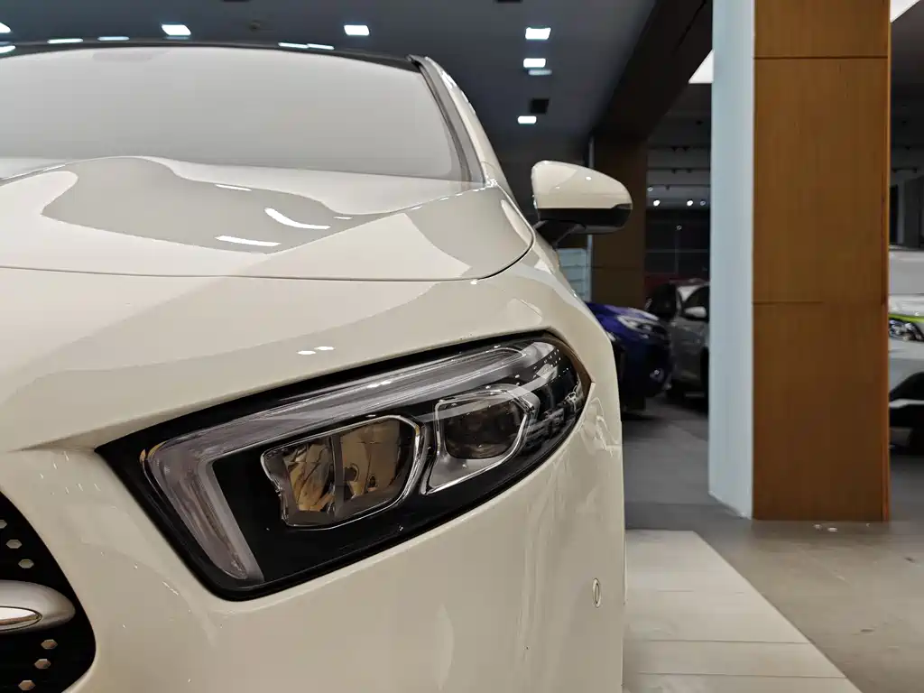 Mercedes-Benz Mercedes-Benz A-Class 2021 A 200 L Sport Sedan Fashion Edition 2021 - thumbnail 2