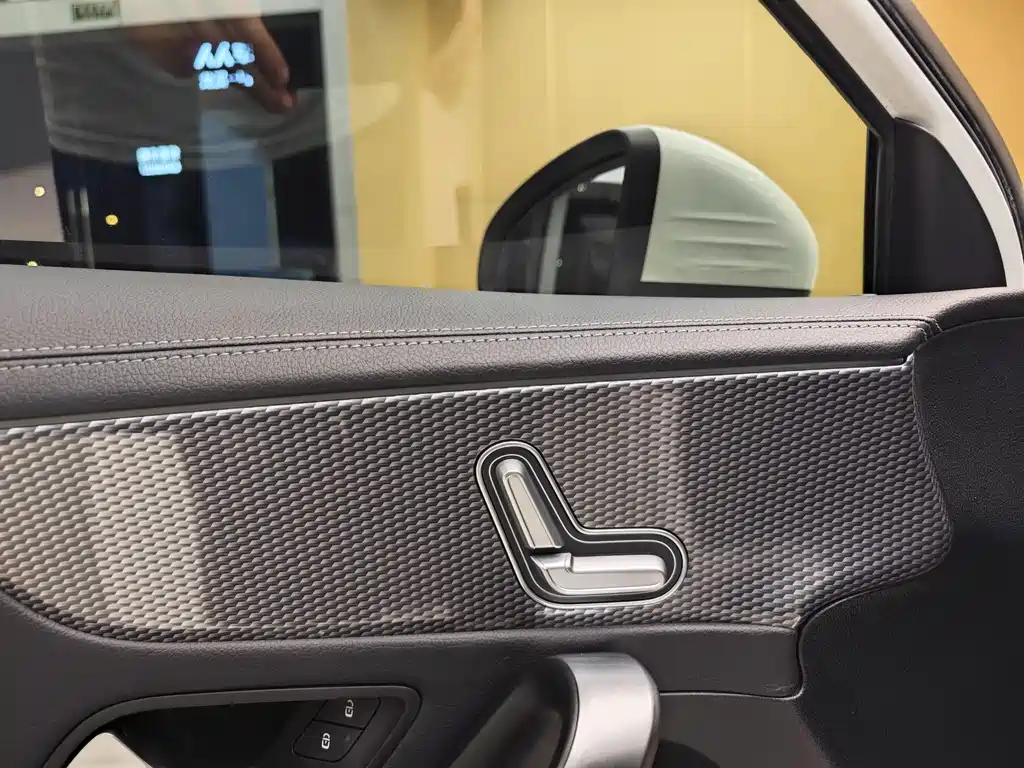 Mercedes-Benz Mercedes-Benz A-Class 2021 A 200 L Sport Sedan Fashion Edition 2021 - thumbnail 7