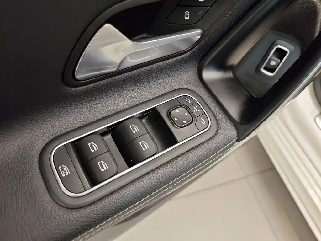 Mercedes-Benz Mercedes-Benz A-Class 2021 A 200 L Sport Sedan Fashion Edition 2021 - thumbnail 9